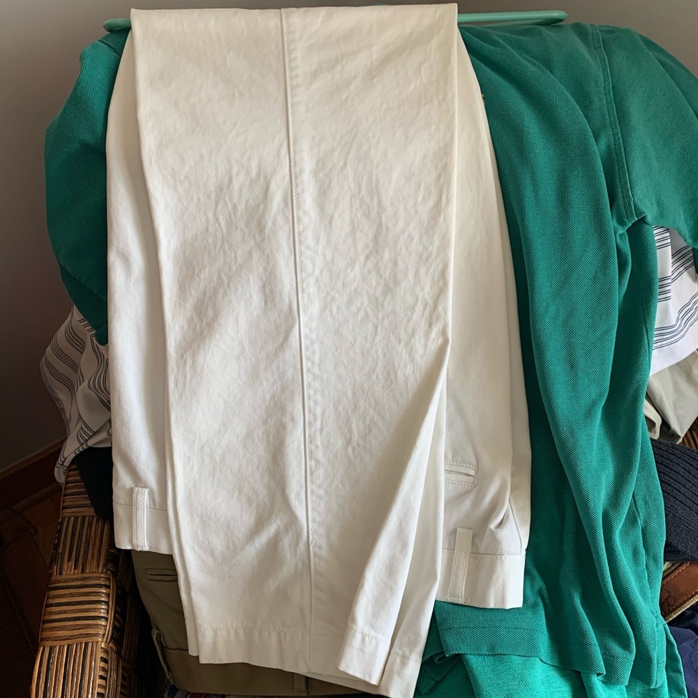 Men’s casual white Khakis